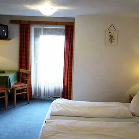 Hotel Garni Alpenrose 2*